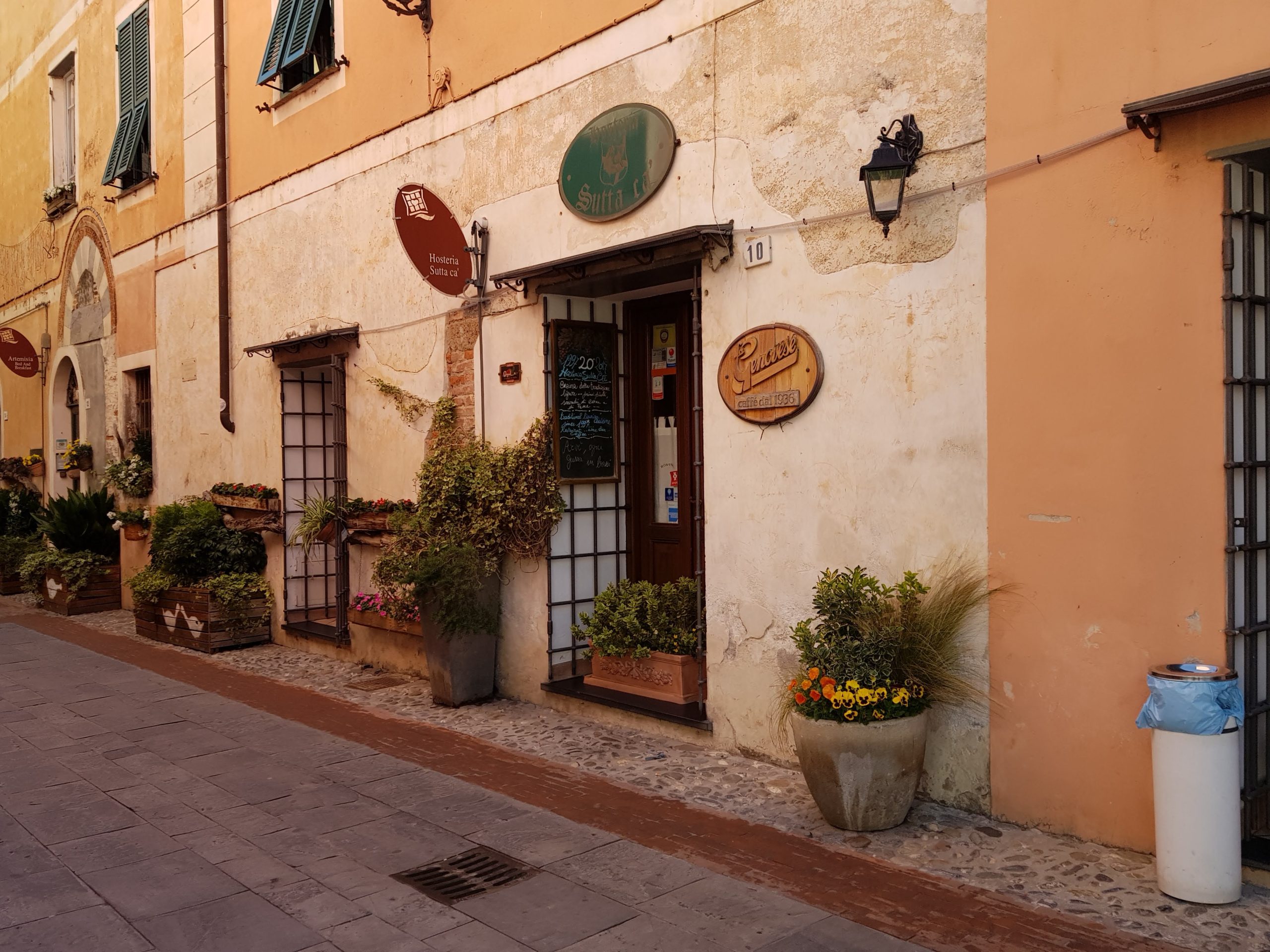 ALBENGA – Passeggiando nei secoli, vita ed emozioni di una città che sorge e risorge · 10
