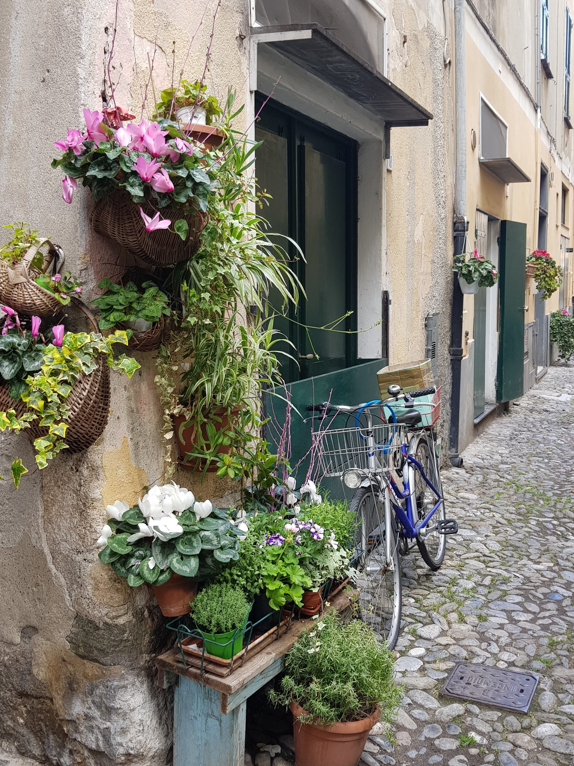 FINALBORGO, ECCEZIONE LIGURE – Il fascino di una capitale, la suggestione della bellezza · 8