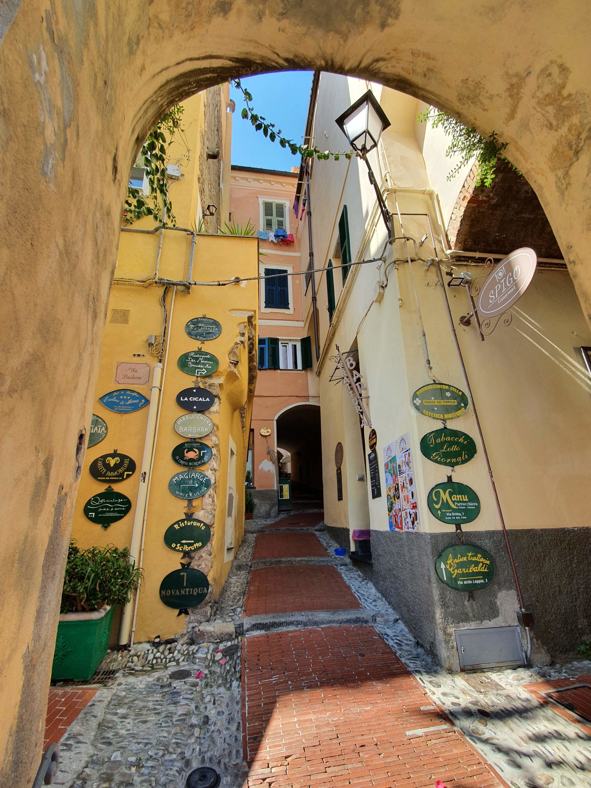 BORDIGHERA – L’eleganza del Liberty ed il borgo antico. · 8