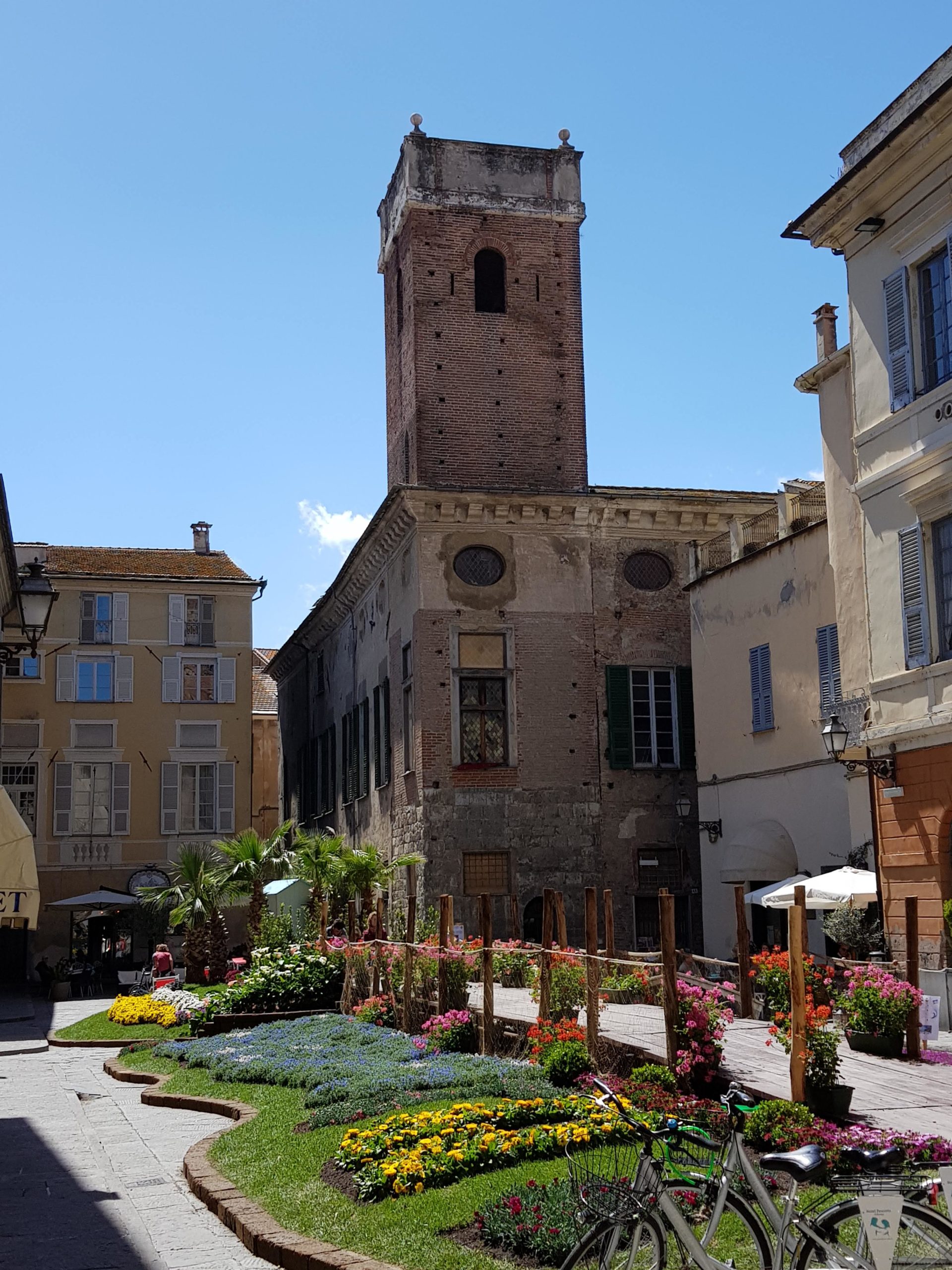 ALBENGA – Passeggiando nei secoli, vita ed emozioni di una città che sorge e risorge · 6