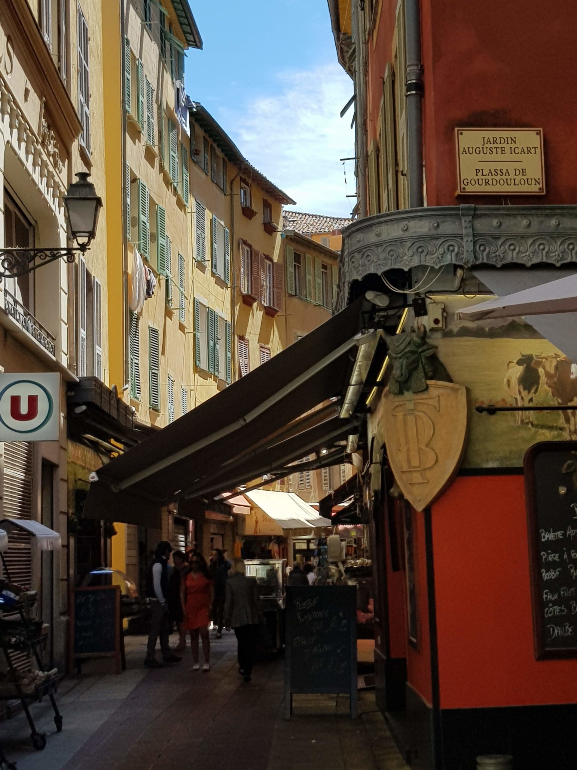 TOUR DI NIZZA – Un caposaldo della storia del Mediterraneo ed una città moderna affacciata su un mare azzurro cristallino · 8