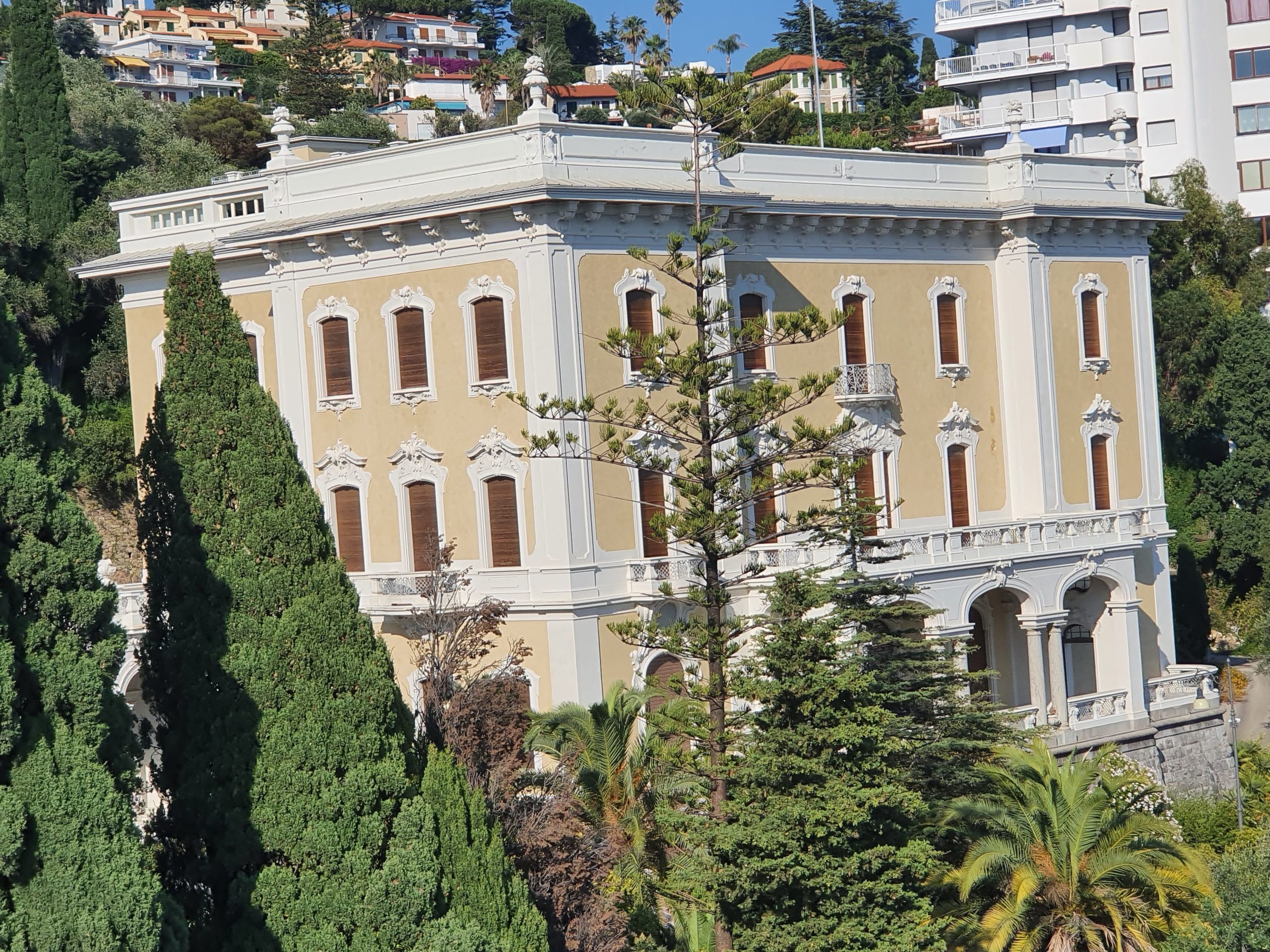 BORDIGHERA – L’eleganza del Liberty ed il borgo antico. · 5