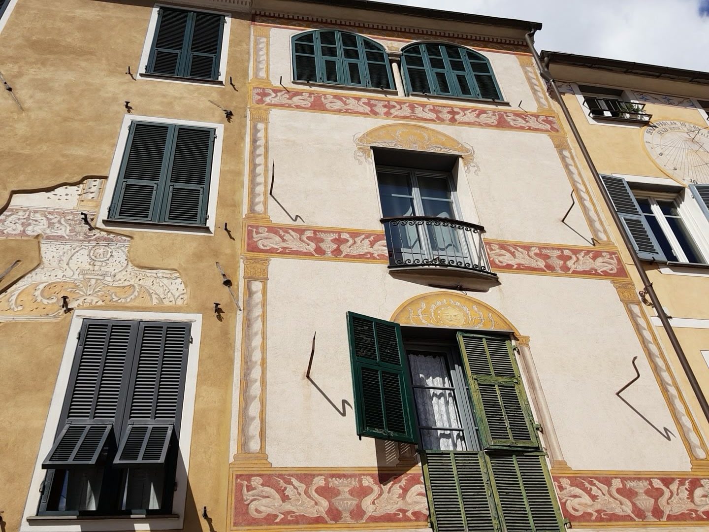 FINALBORGO, ECCEZIONE LIGURE – Il fascino di una capitale, la suggestione della bellezza · 1
