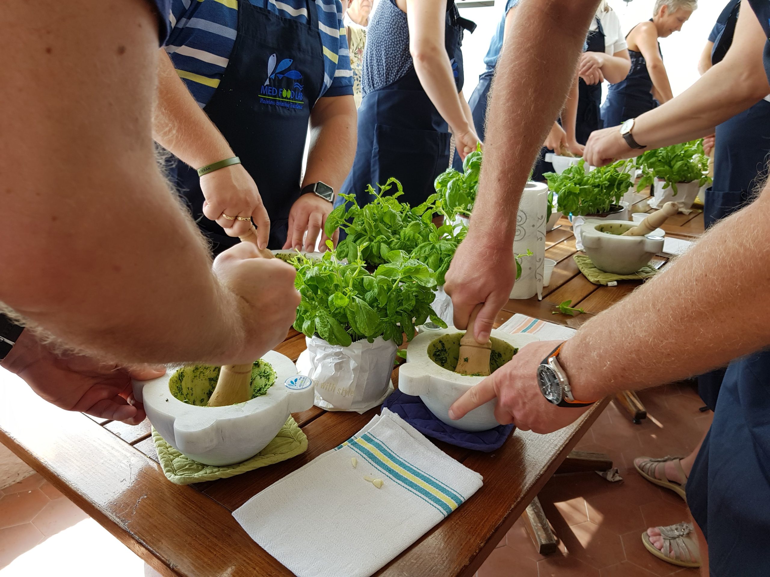PESTO GENOVESE AL MORTAIO – Tutti i segreti per preparare il vero pesto genovese a regola d’arte · 4