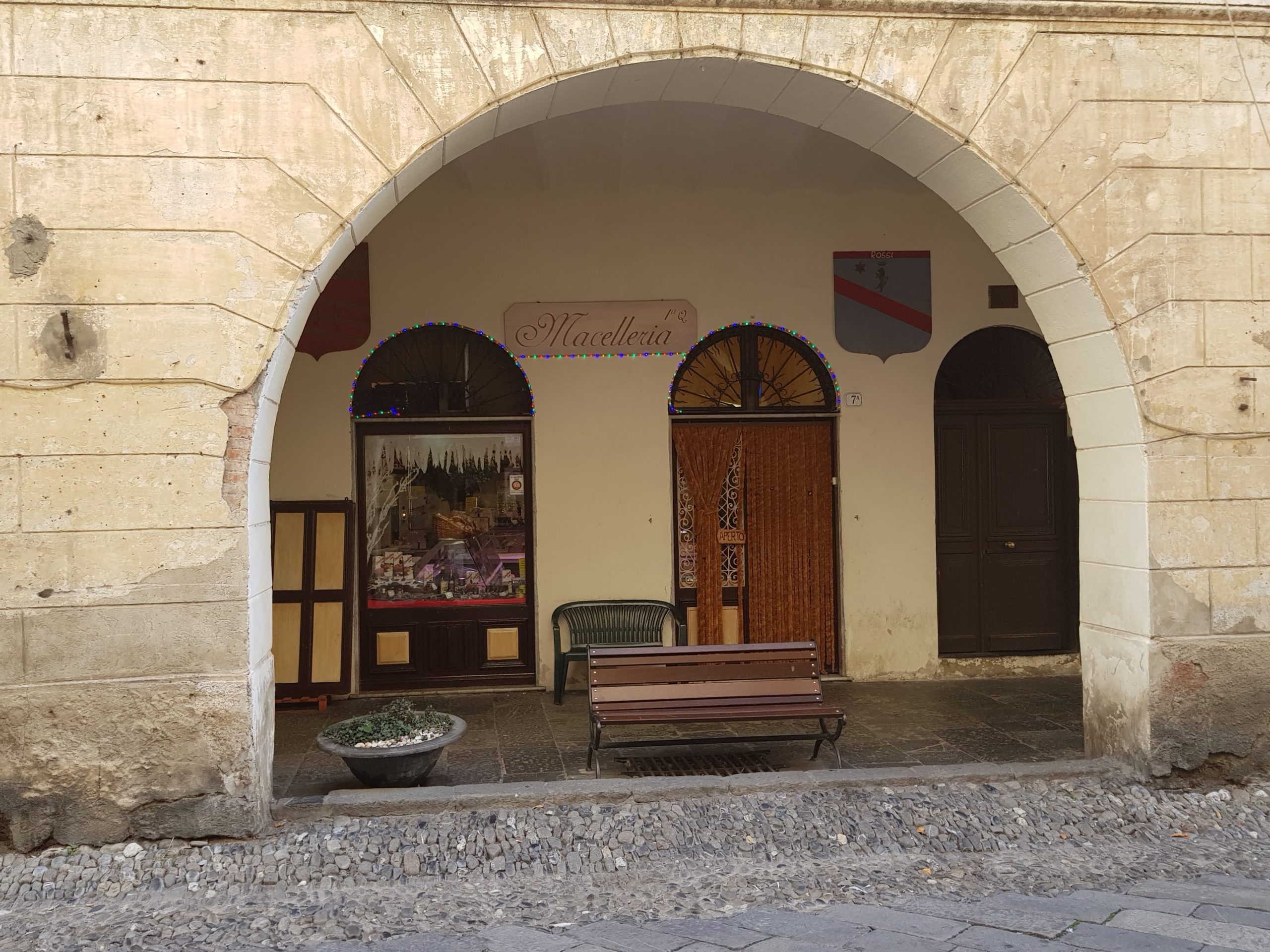TAGGIA & L’OLIVA TAGGIASCA – L’antico Convento dei Domenicani, il borgo medioevale di Taggia e le antiche botteghe · 6