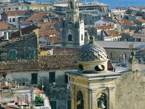 SANREMO FOOD TOUR – L’autentico street food ligure ed la magia del borgo Medioevale incantato. · 2