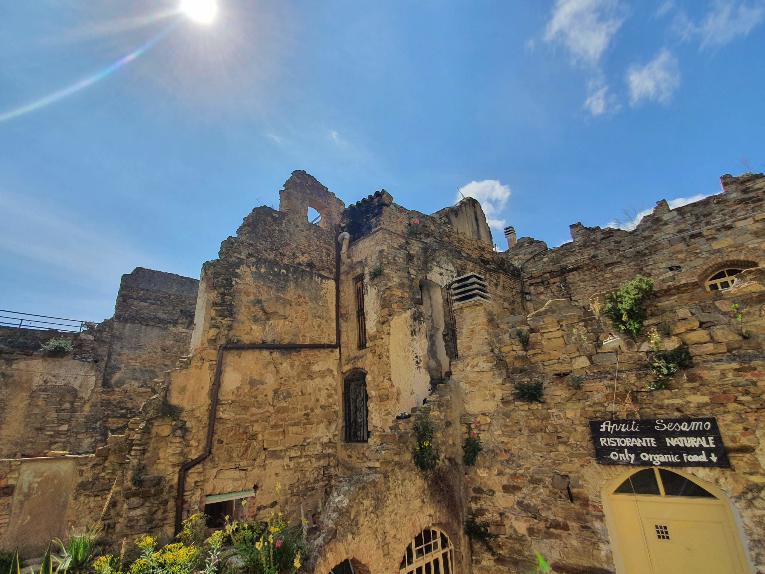 BUSSANA VECCHIA – Il villaggio fantasma che rivive con artisti ed artigiani · 4