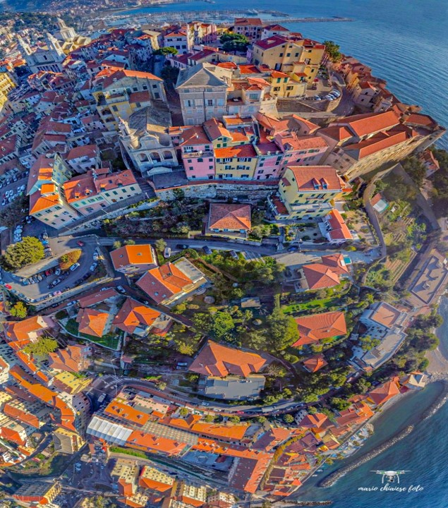 PORTO MAURIZIO & PARASIO – I colori e i profumi di un autentico borgo ligure · 6