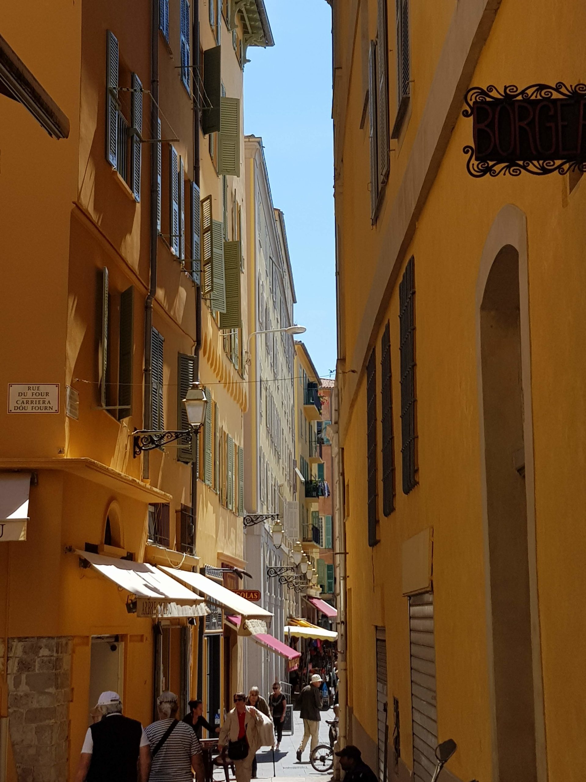 TOUR DI NIZZA – Un caposaldo della storia del Mediterraneo ed una città moderna affacciata su un mare azzurro cristallino · 7
