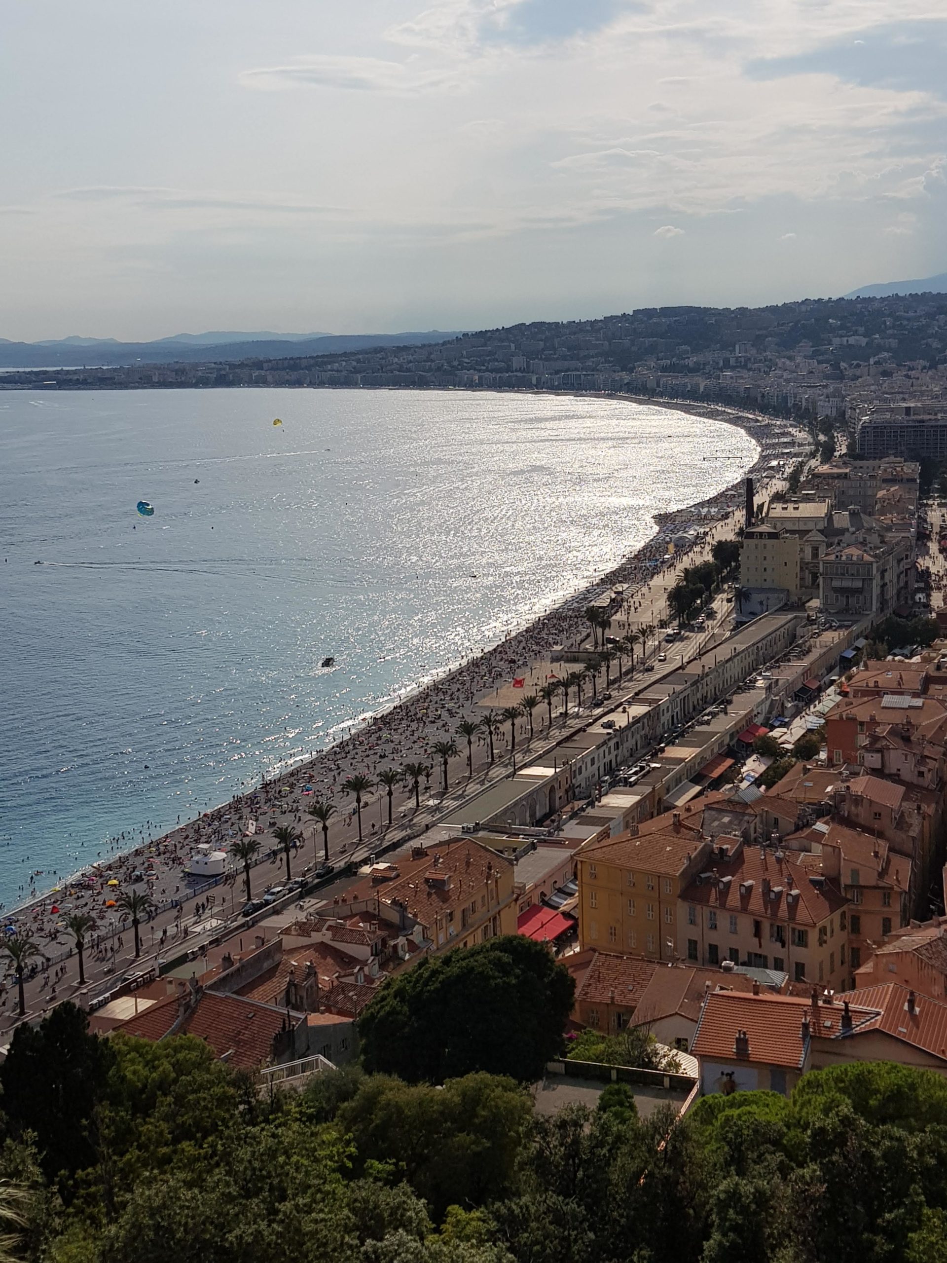 TOUR DI NIZZA – Un caposaldo della storia del Mediterraneo ed una città moderna affacciata su un mare azzurro cristallino · 2