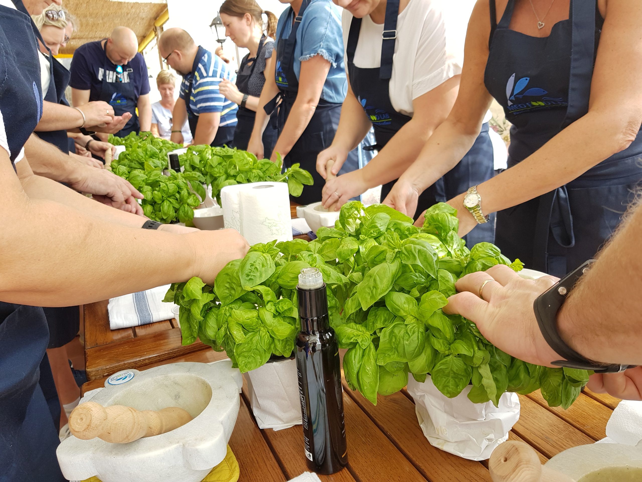 PESTO GENOVESE AL MORTAIO – Tutti i segreti per preparare il vero pesto genovese a regola d’arte · 8