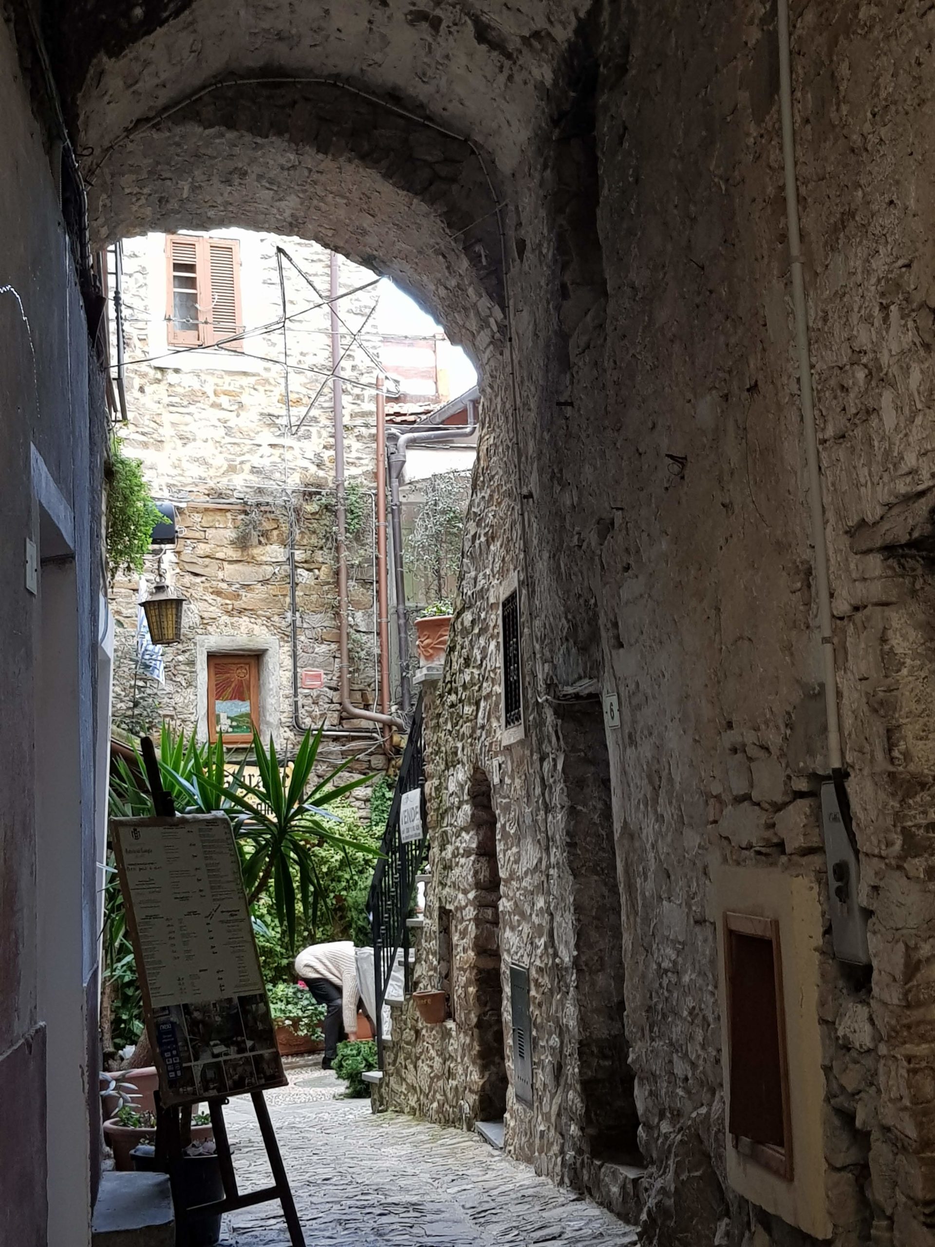 QUATTRO STATI IN MENO DI 12 ORE – Un viaggio nel tempo osservando il Mediterraneo · 5