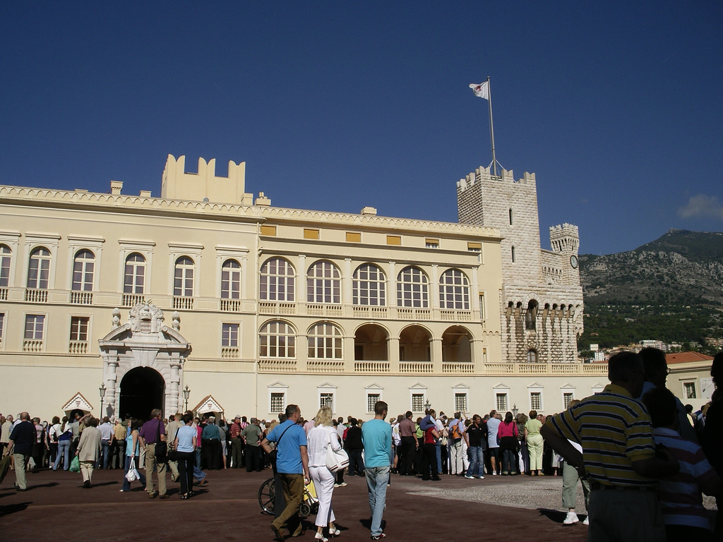 MONACO – MONTE CARLO – Vivi l’emozione di immergerti un un’atmosfera da fiaba per un giorno … · 5
